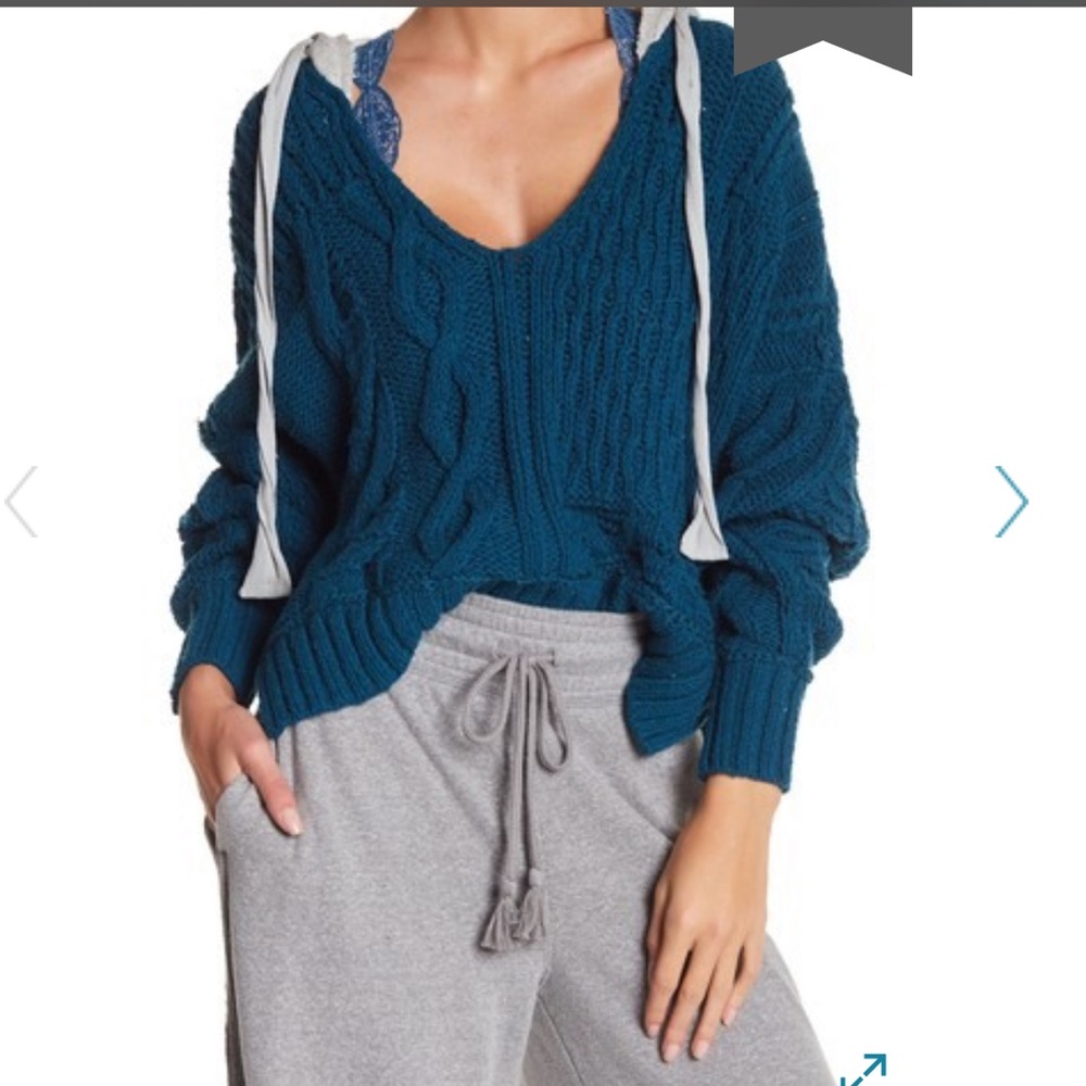 🆕💥Free People blue cable knit sweater hoodie